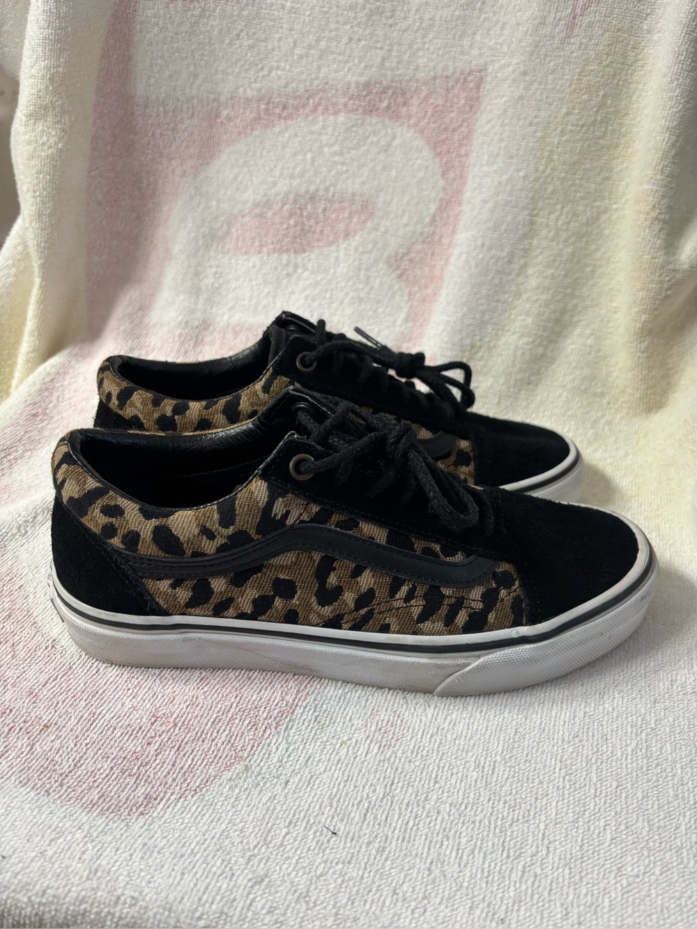 VANS Old Skool Black Leopard lace up 
Shoes Mens Sz 6 / Women’s Sz 7.5